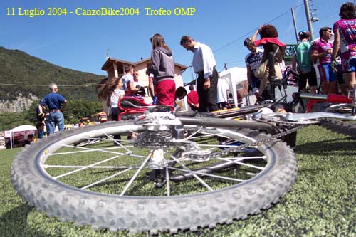 CB2004_112